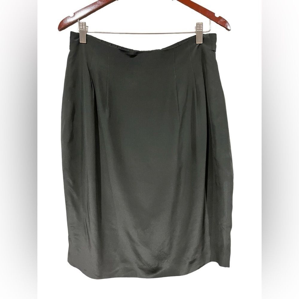 Diane Von Furstenberg 100% Silk Black Pencil Skirt Knee Length Pleated Size 10